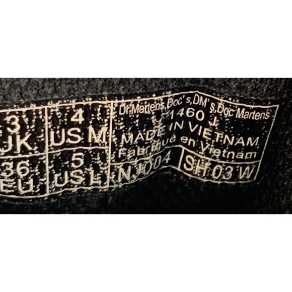 Dr. Martens Junior 1460 J Patent Leather Combat Boots Size 4 M / 5 L GUC 7482 - Picture 15 of 15